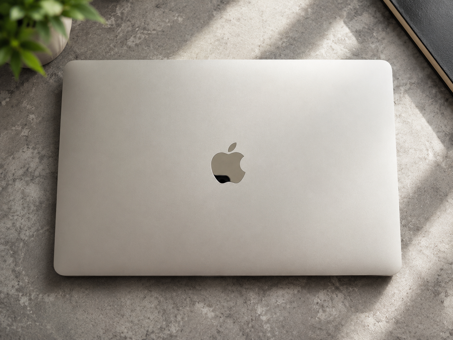 Apple macbook pro laptop 13-inch in perfect condition
