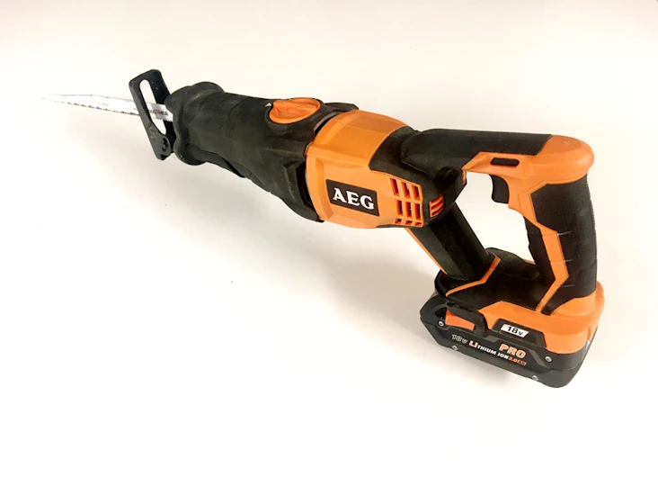 Aeg tigersåg med pendelfunktion