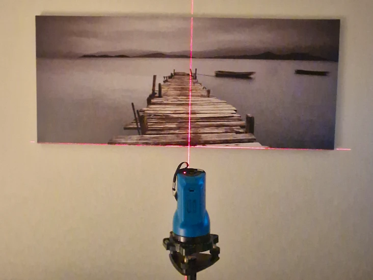 Laserpass / krysslaser med stativ – perfekt för raka linjer