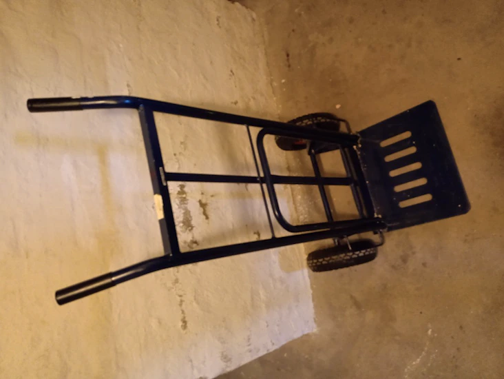 Magasinkärra / pirra / säckakärra