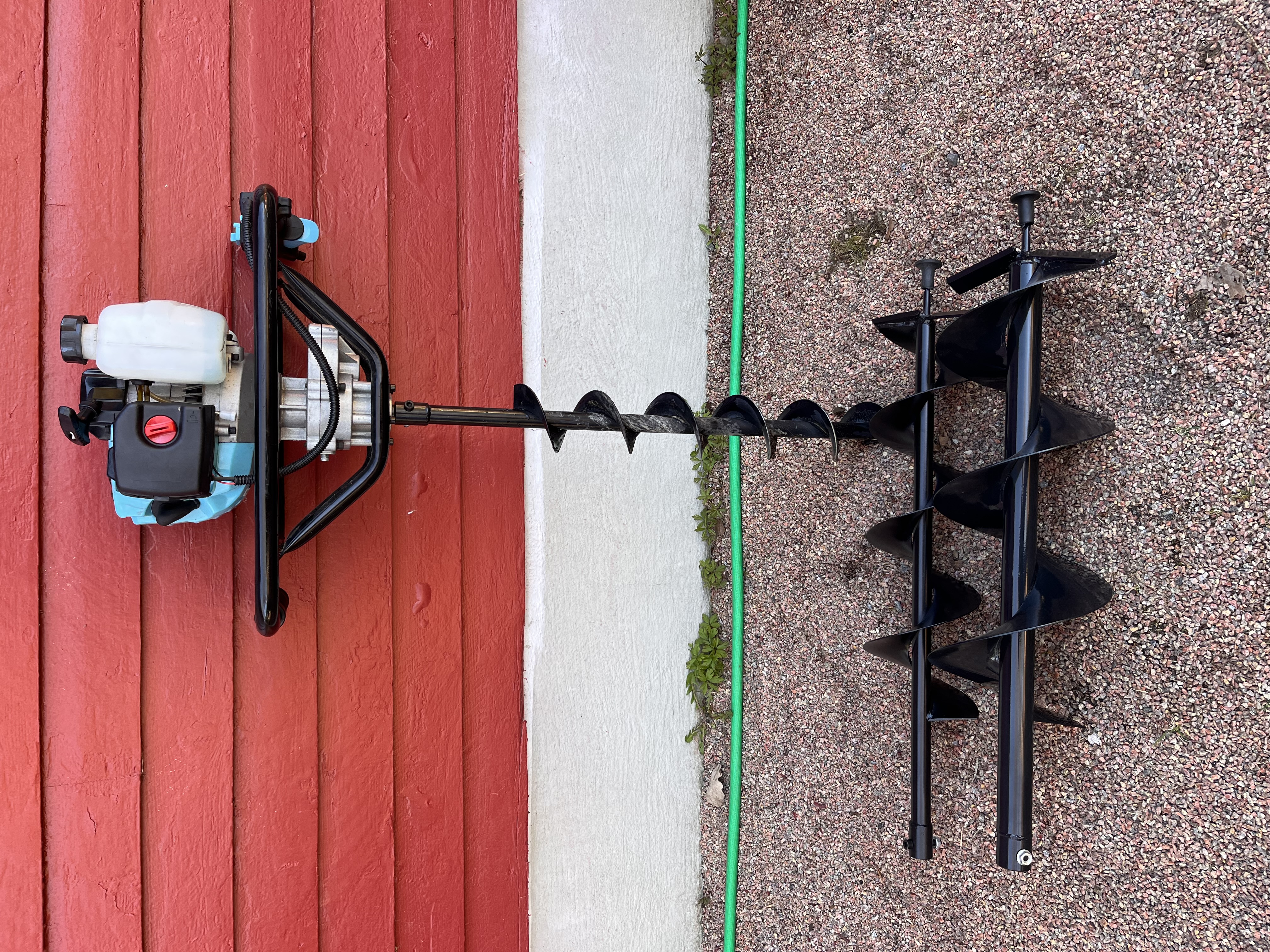 Jordborr uthyres – 65cc + 3 borr (100/150/200 mm)