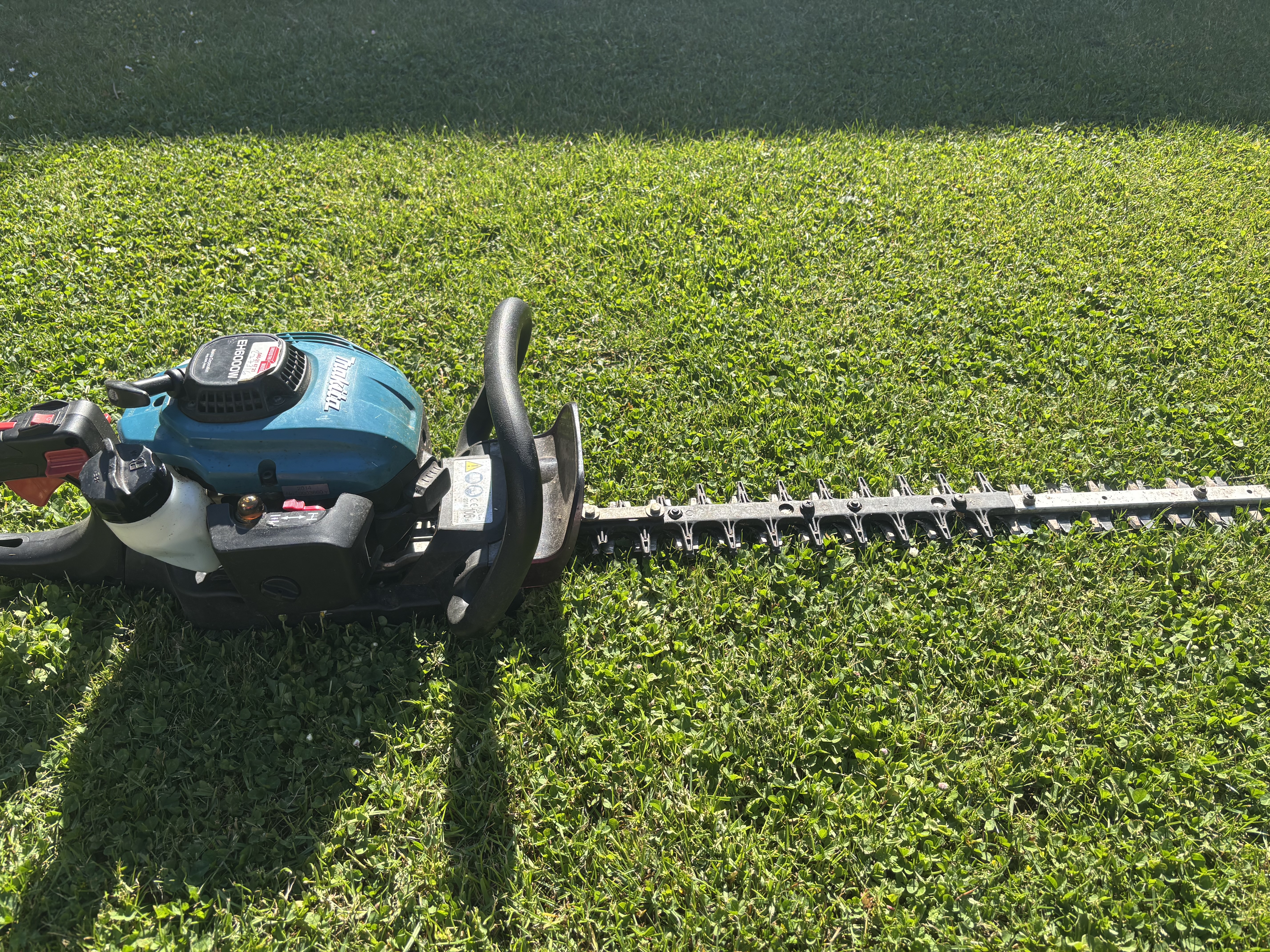 🔧 makita eh6000w bensindriven häcksax – kraftfull & smidig!