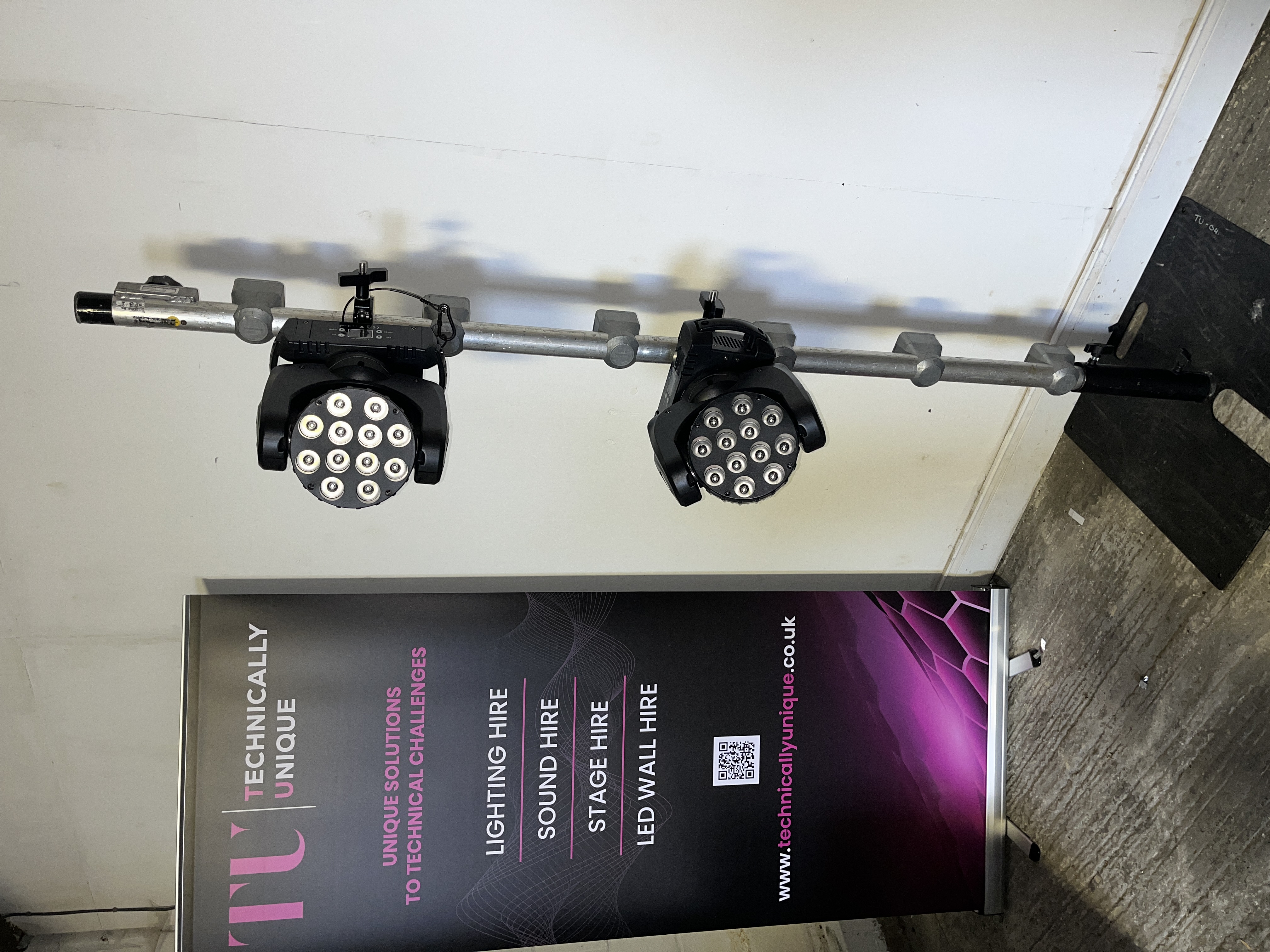 Led moving head kit with stand - delivered