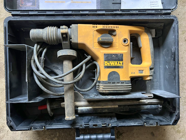 Kraftig dewalt borrhammer