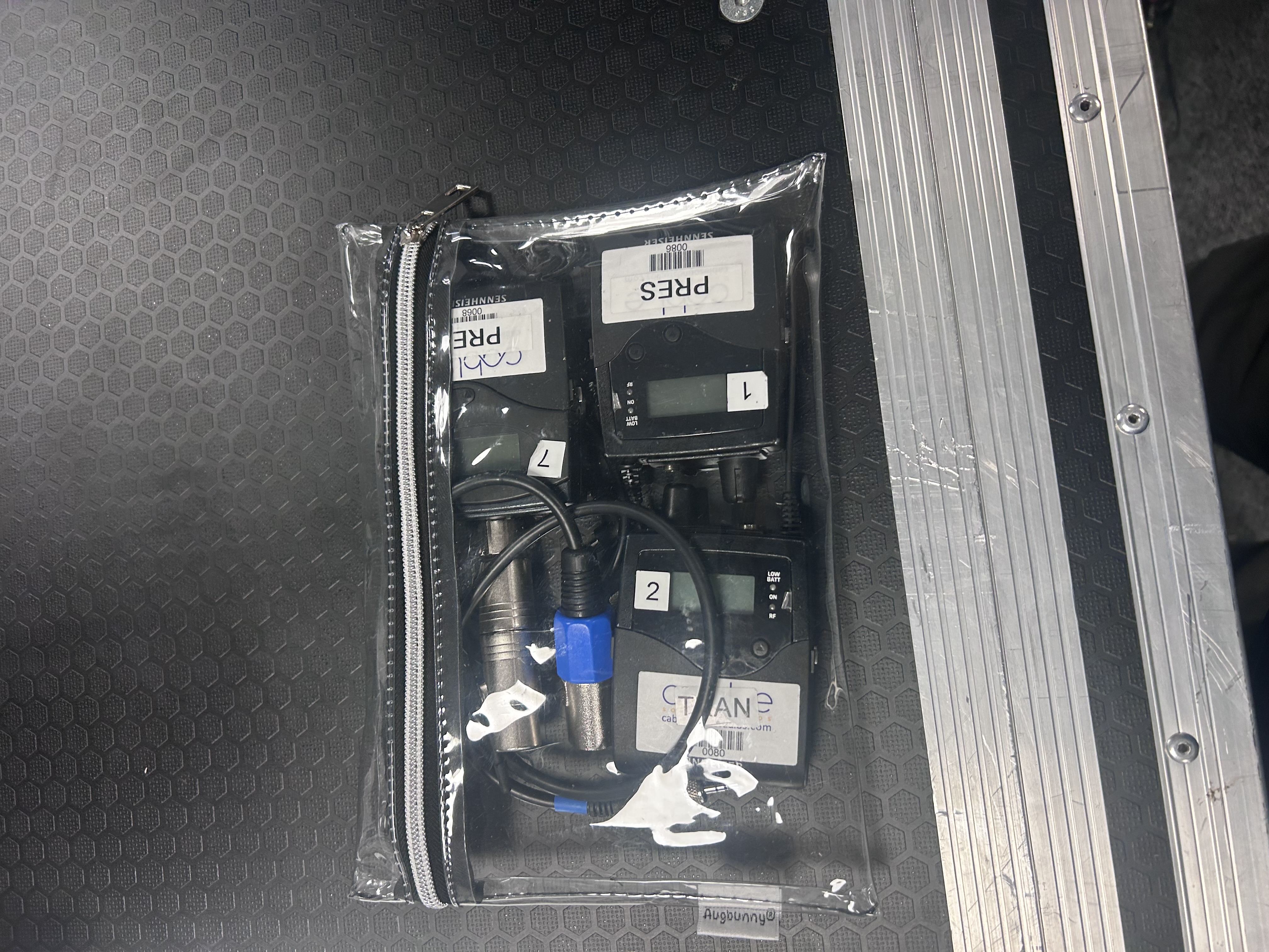 Iem package 1 x transmitter 2 x receiver