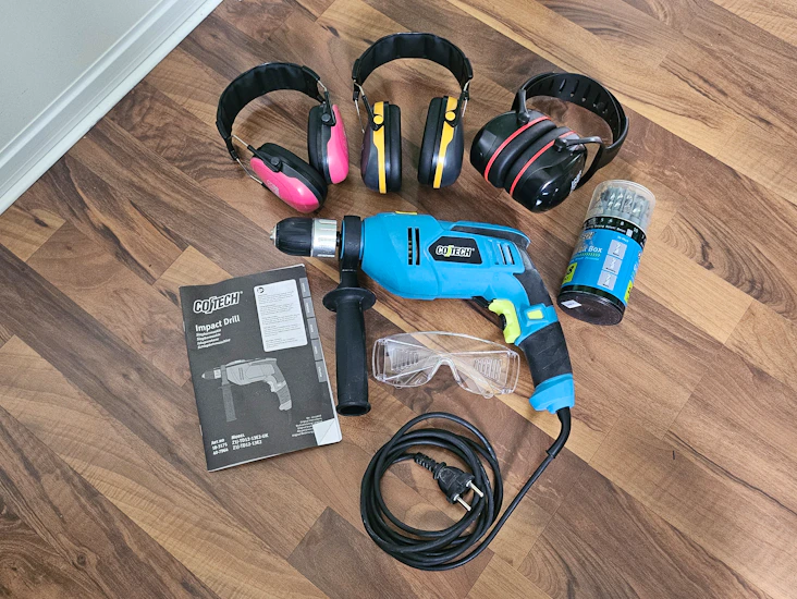 Slagborrmaskin med tillbehör