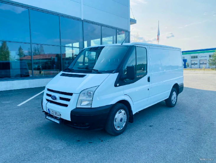 Skåpbil/flyttbil fria mil ö