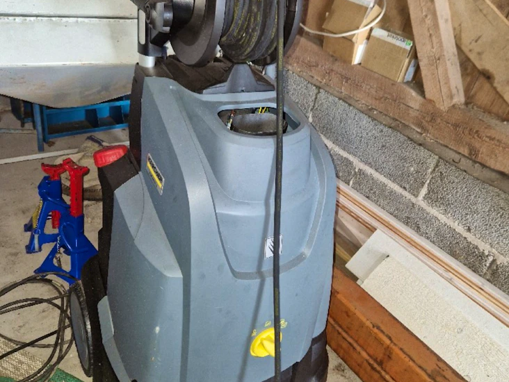 Hetvattentvätt kärcher proffessional