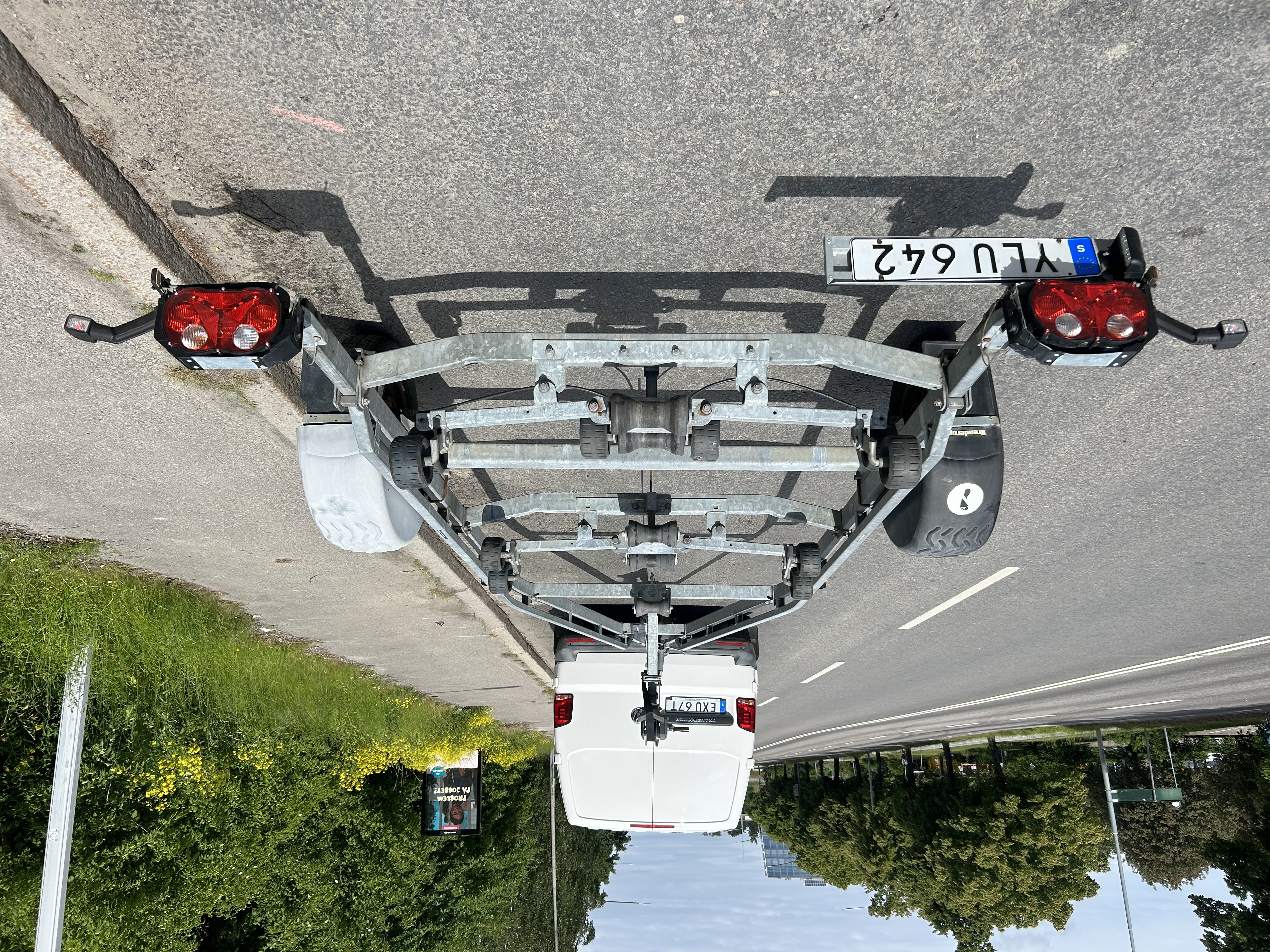 Båttrailer båtvagn 1300kg lastar 1000kg 6,5m båt brenderup