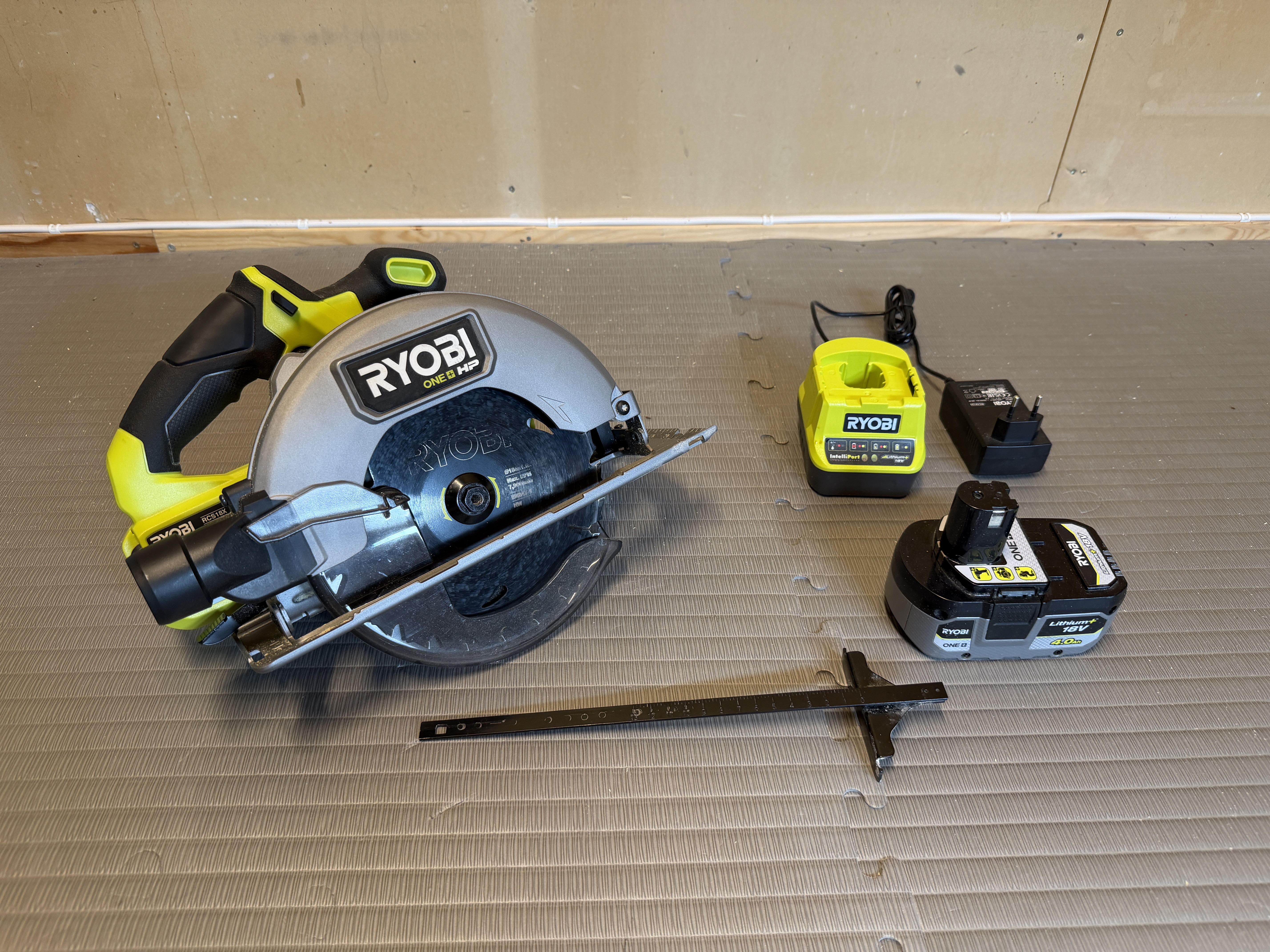 Ryobi sirkelsag med 184mm sagblad