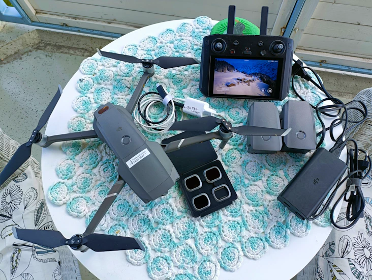 Dji mavic pro 2 fly more combo + smart controller + nd set