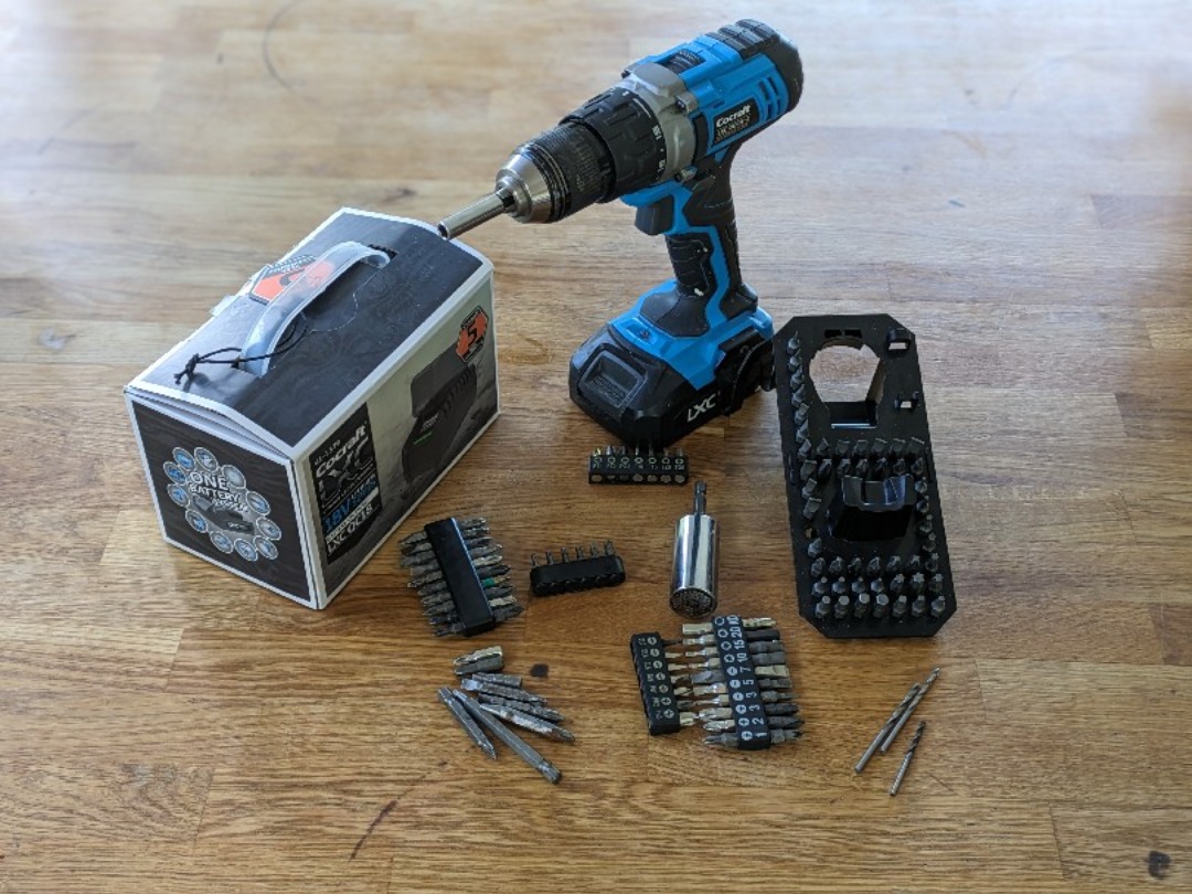 Superbra skruvdragare med bitssats