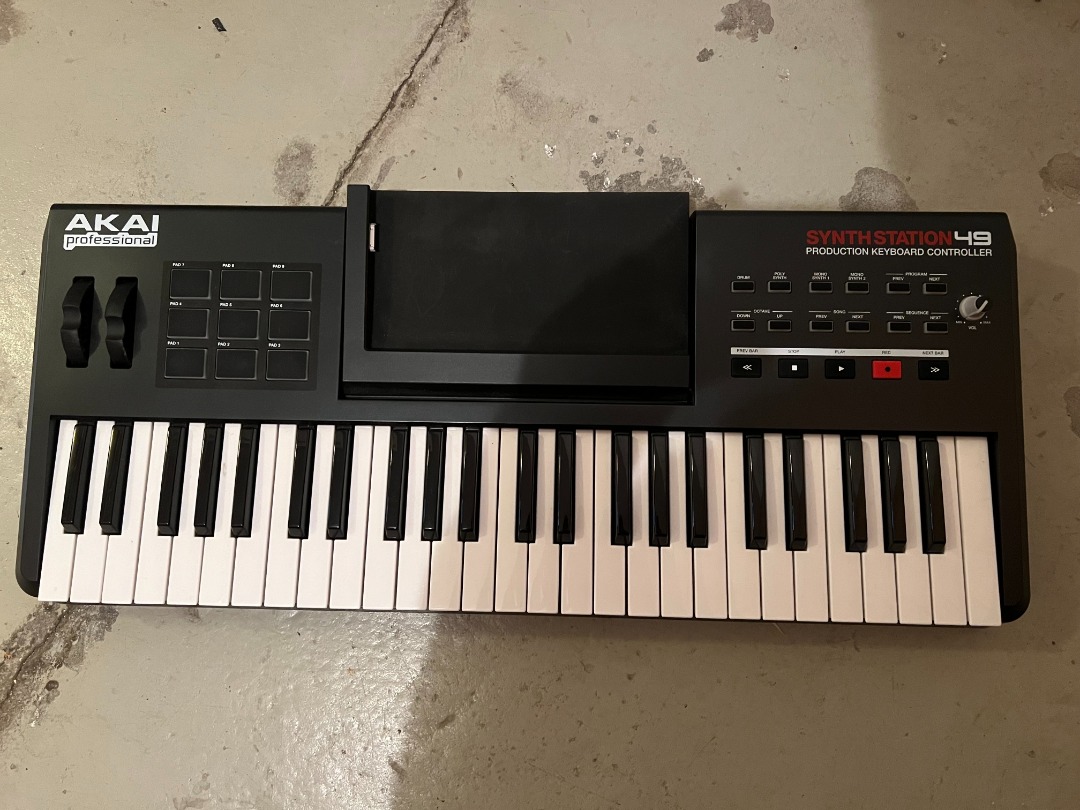 Akai synthstation 49 (midi-keyboard)