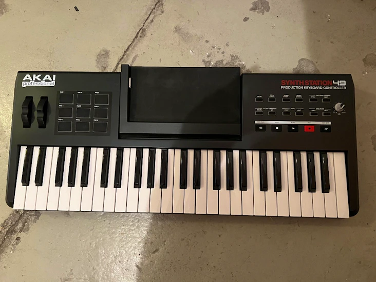 Akai synthstation 49 (midi-keyboard)