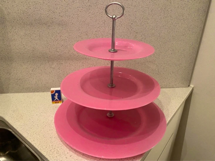 Stort kakfat till fest och kalas