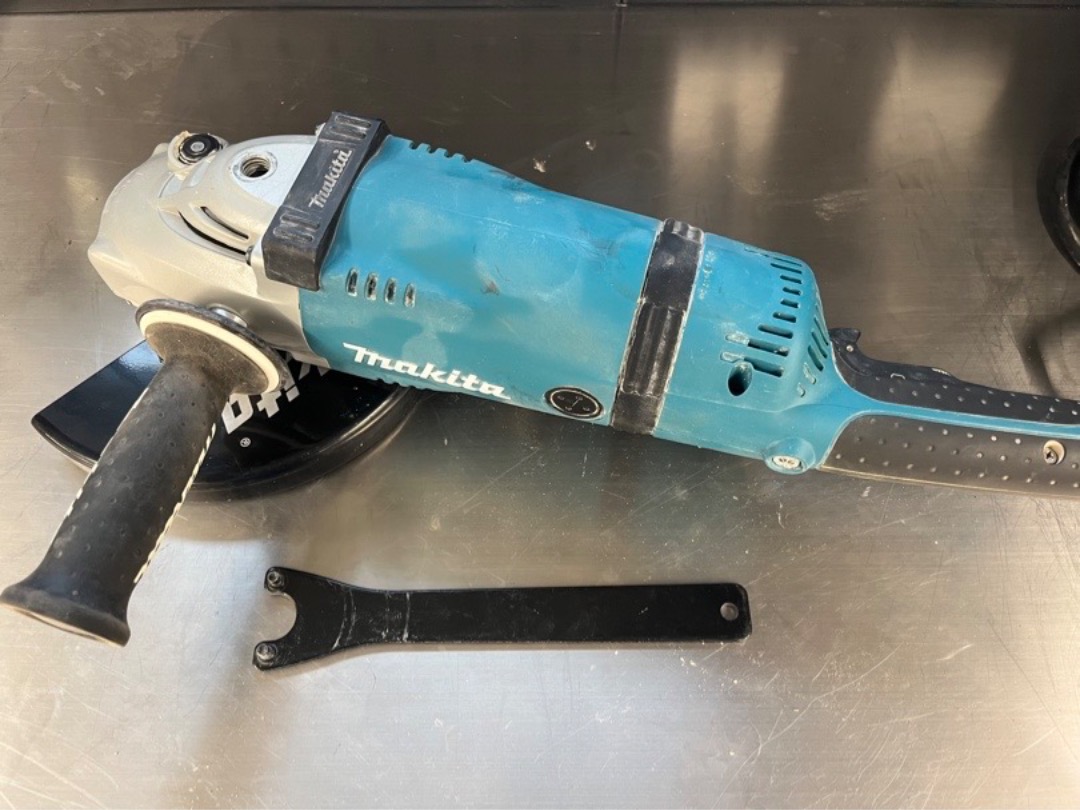Makita vinkelslip 230 mm (ga9040)