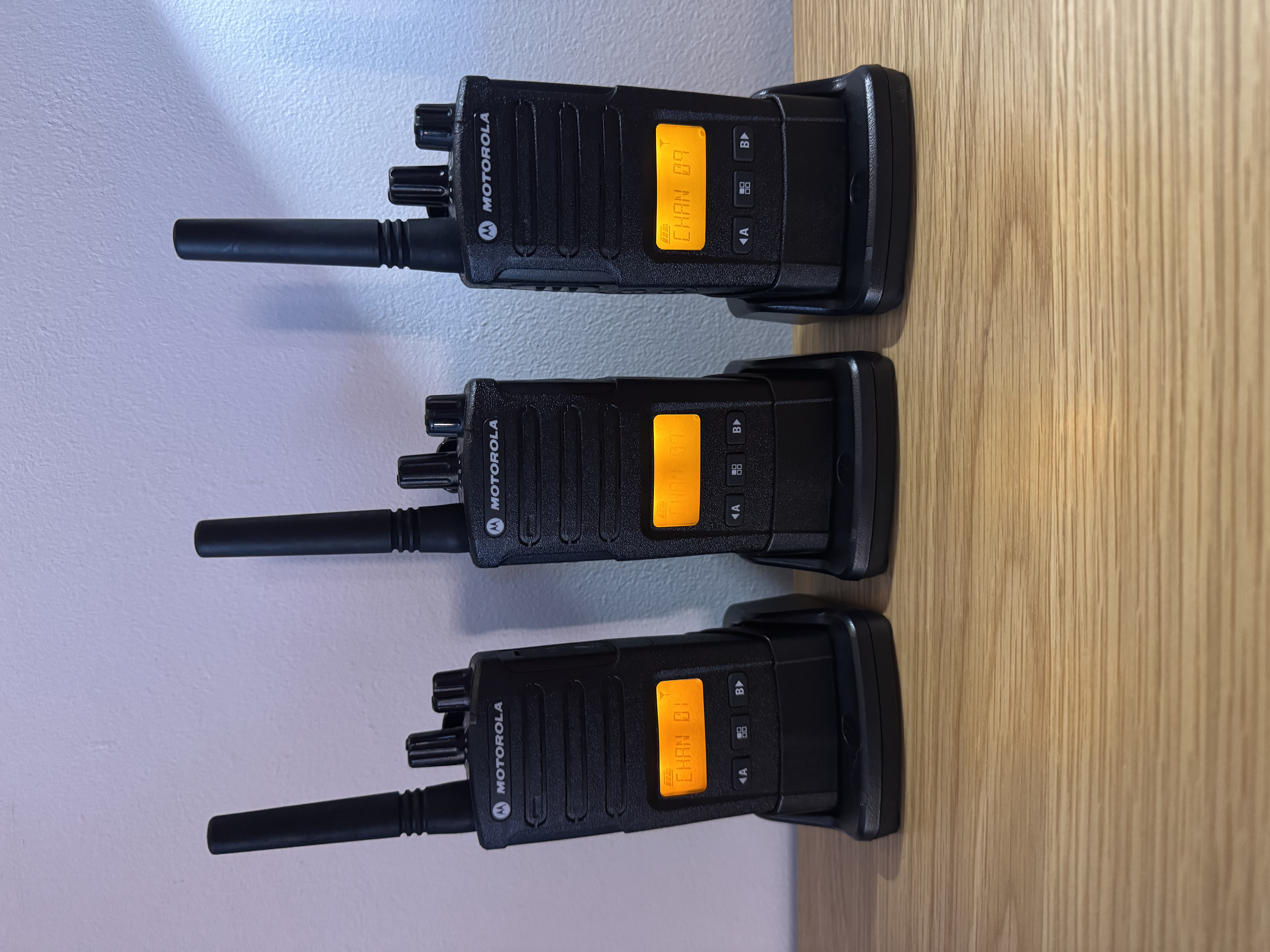Motorolla xt460 2 way radios x3 