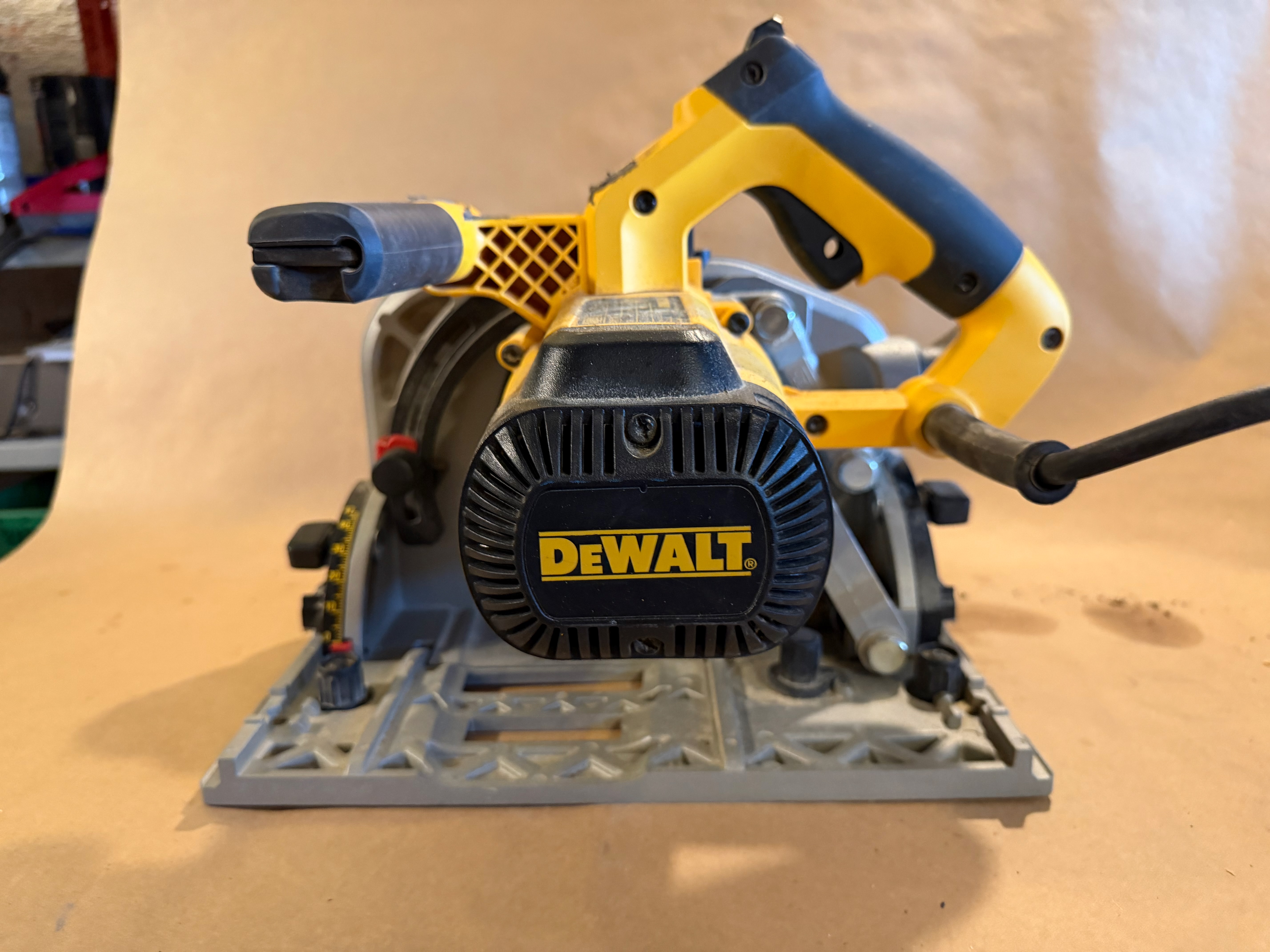 Dewalt dws 520 dykksag med skinner
