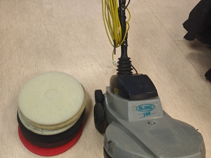 Bonemaskin / skure-/ polerings- maskin til gulv