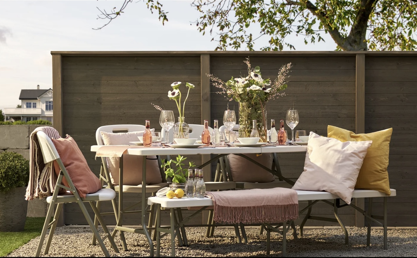 Bord och bänkar ca 12 personer
