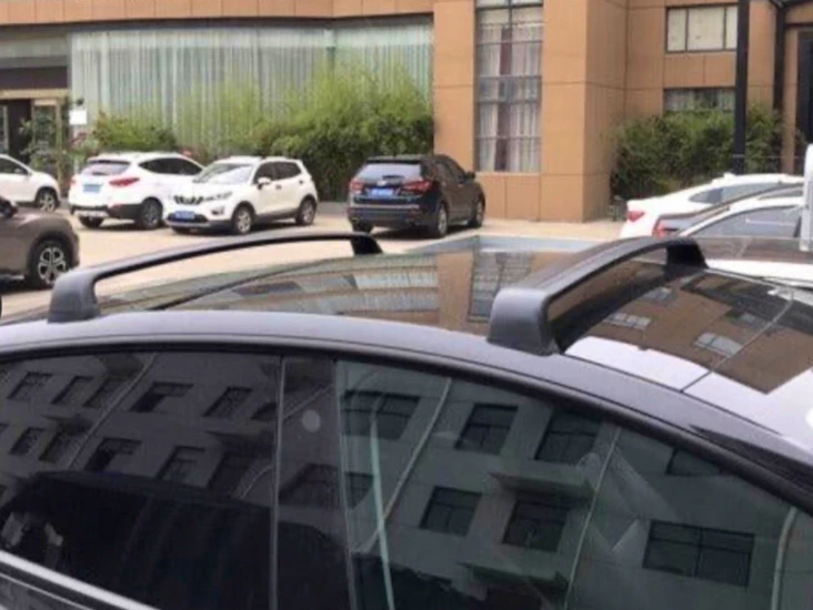 Tesla model y takräcke