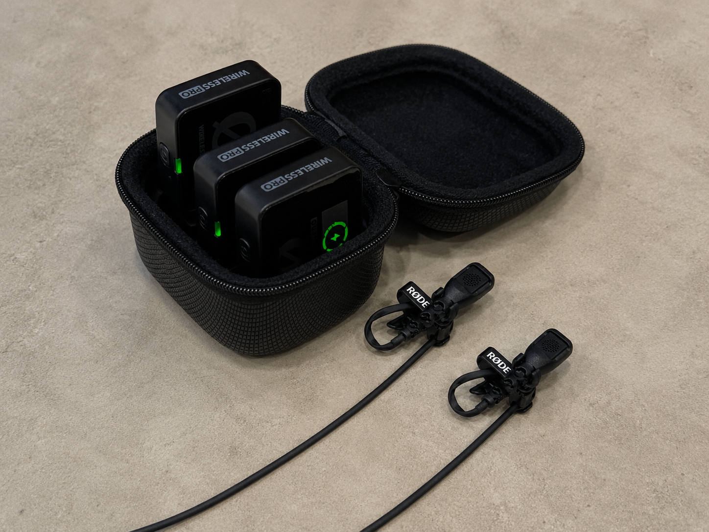 Rode wireless pro mics  | 32 bit float  & charging case 