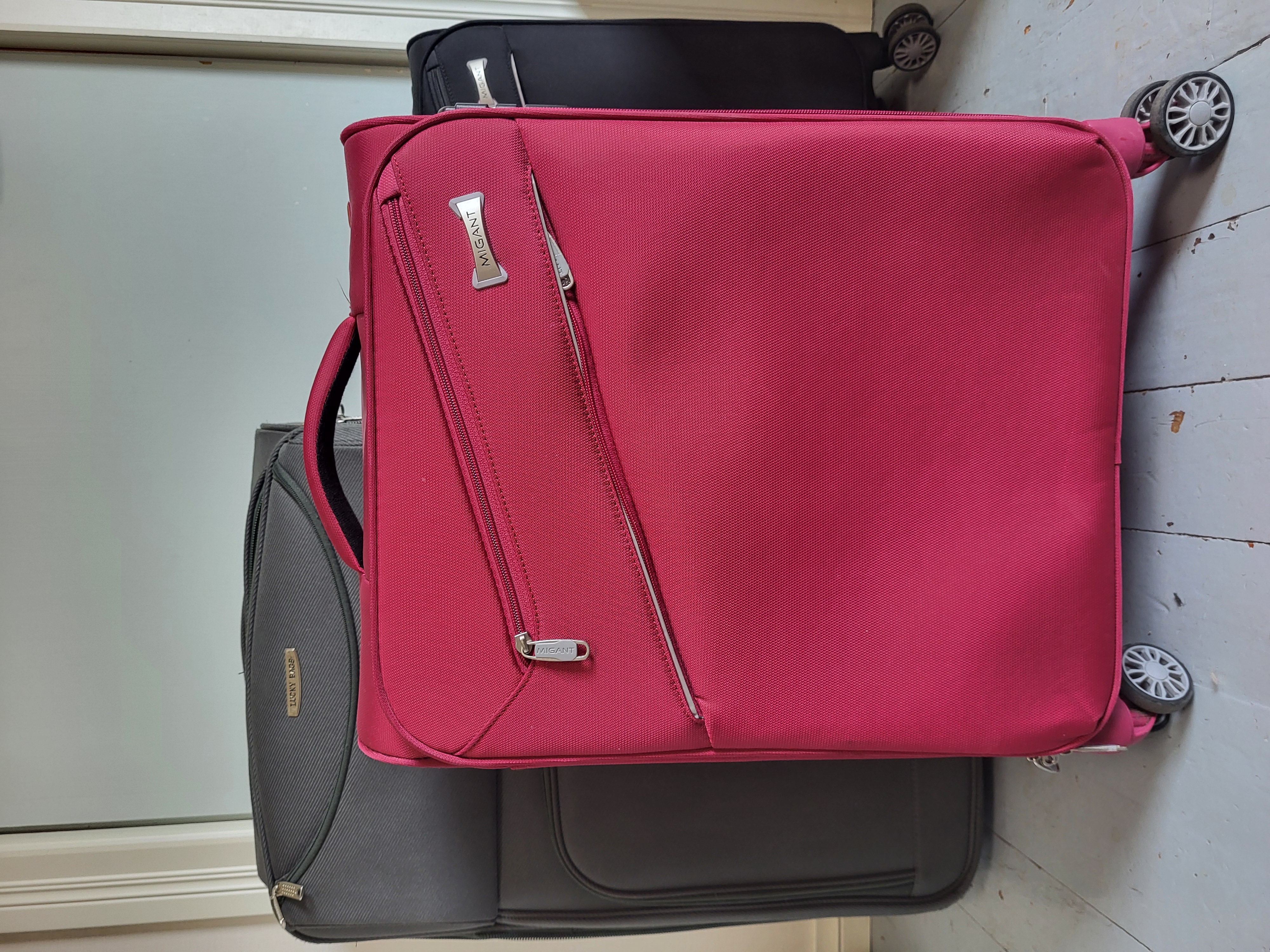 Matkalaukku (kabiinimitta)