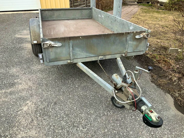 Öppen släpvagn gisebo bromsad lastar 1020kg