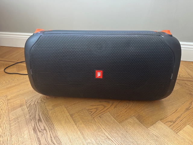 Perfekta portabla högtalaren till festen - jbl partybox 110