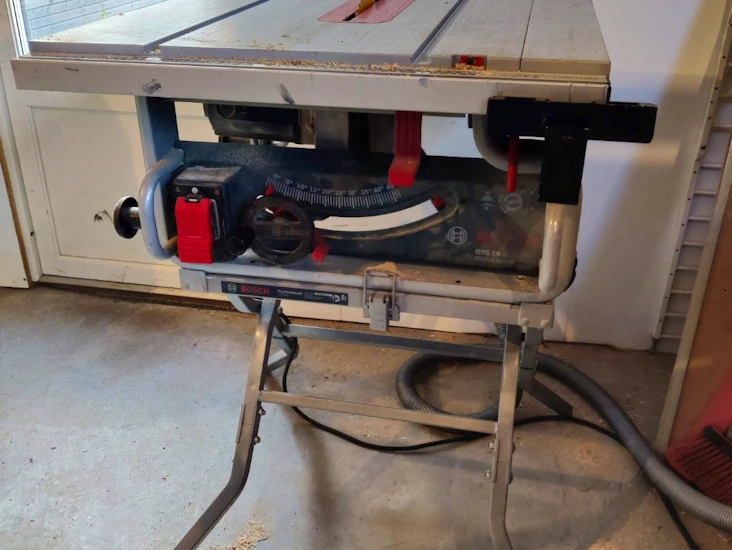 Bosch professional gts 10j m. stativ