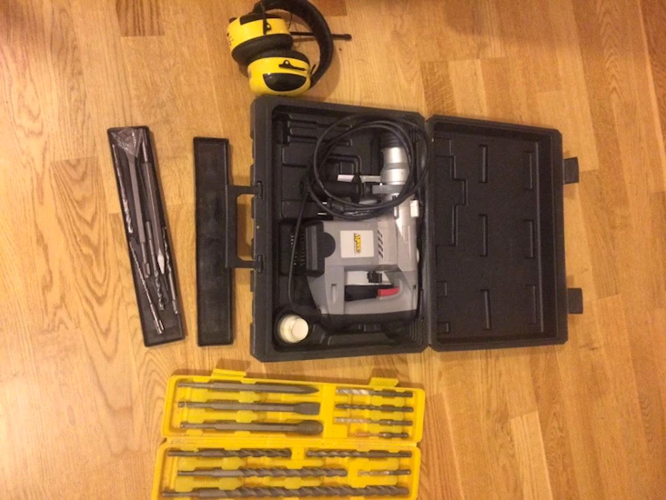 Borrhammare med bilningsmejslar