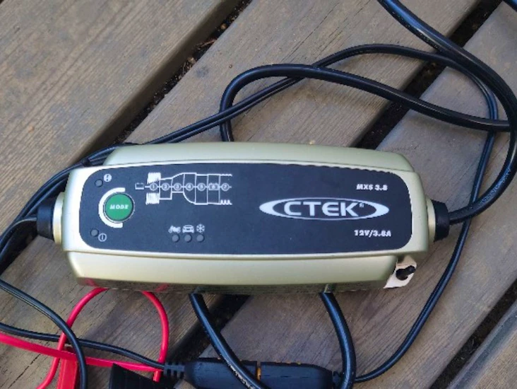 Lader til bilbateri 12v - ctek mxs 3.8