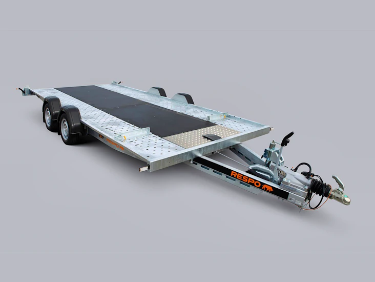 Bil henger med 2660kg lastevne og støre platt