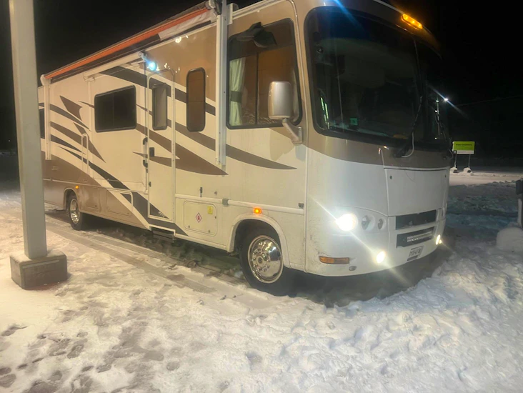 Ford f550 four winds windsport matkailuauto – ainutlaatuista matkustusmukavuutta!