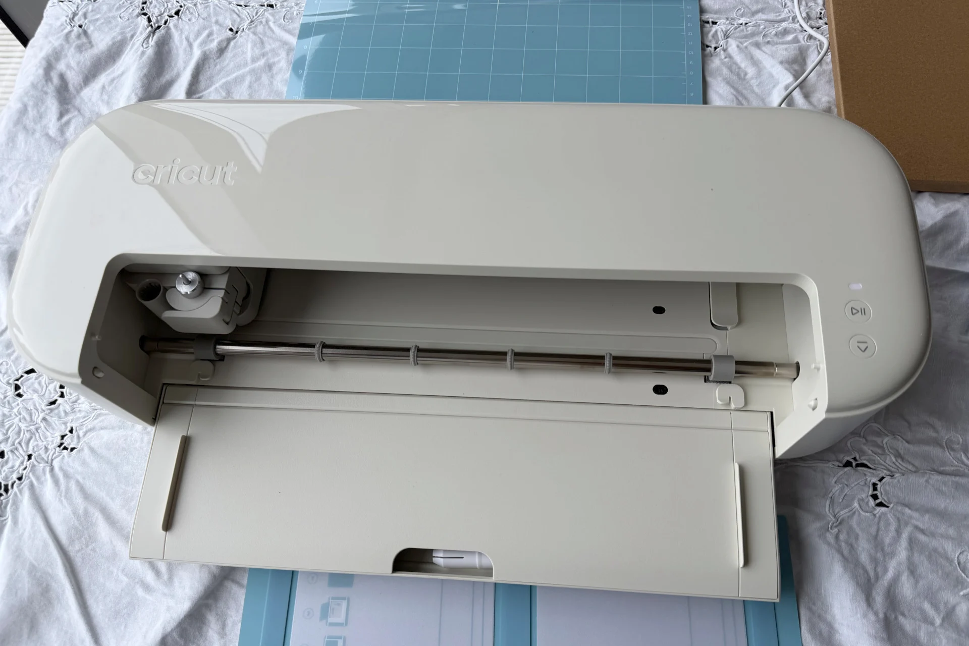 Cricut explore 5 with essentials
