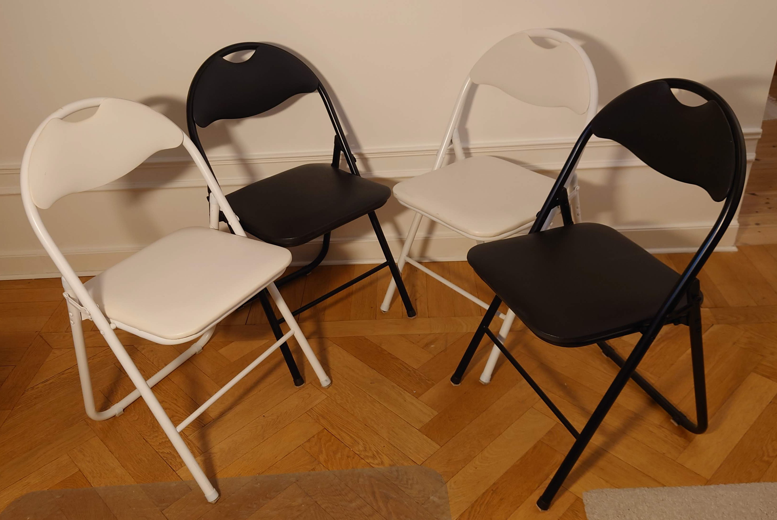 4 st klappstolar med dynor