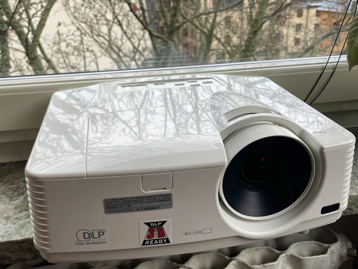 Projektor mitsubishi vlt-xd560lp