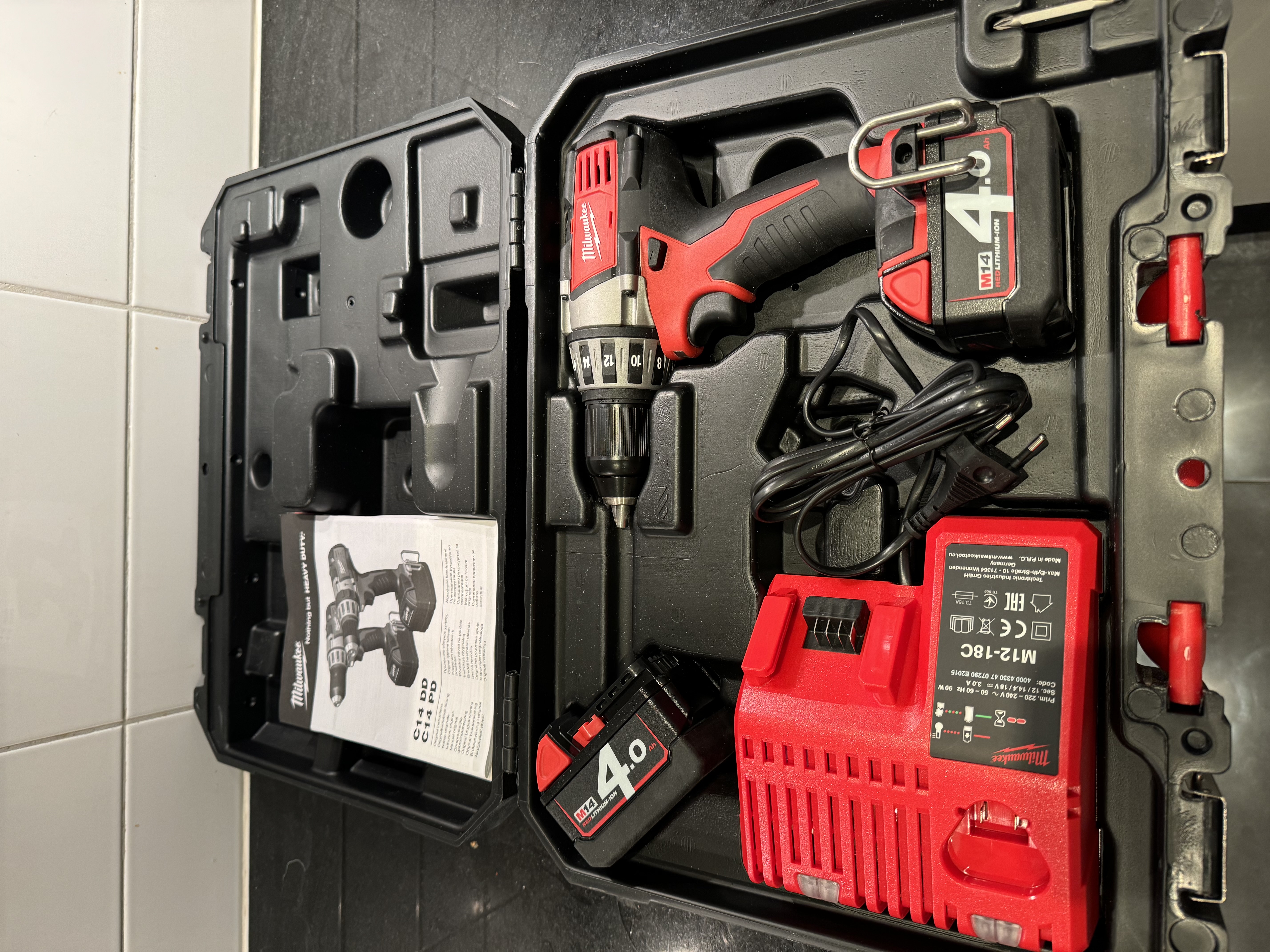 Milwaukee borr/skruvdragare