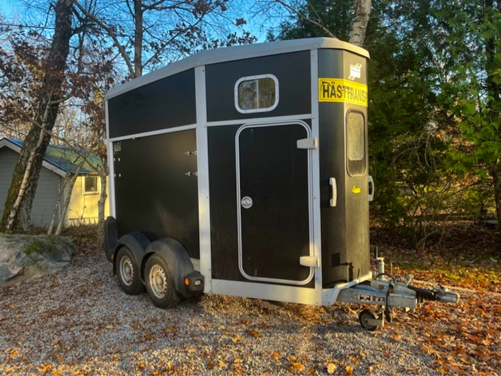 Hästtransport ifor williams