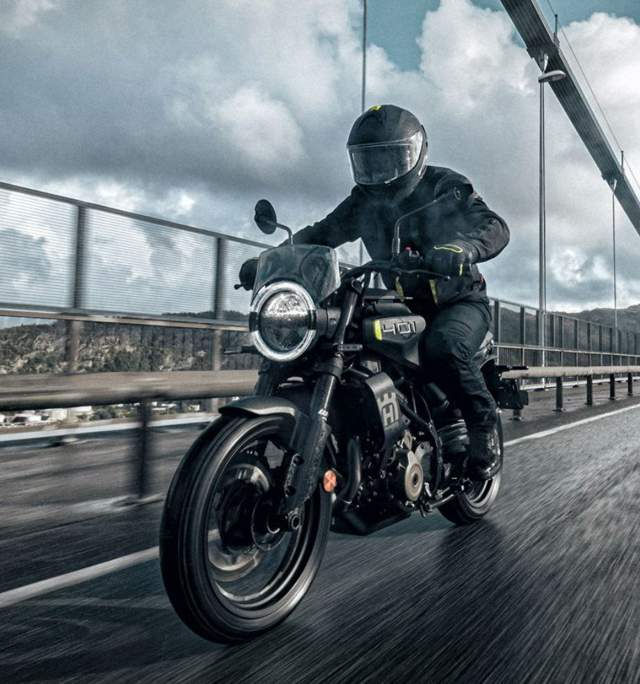 Harqvarna svartpilen 401 2024