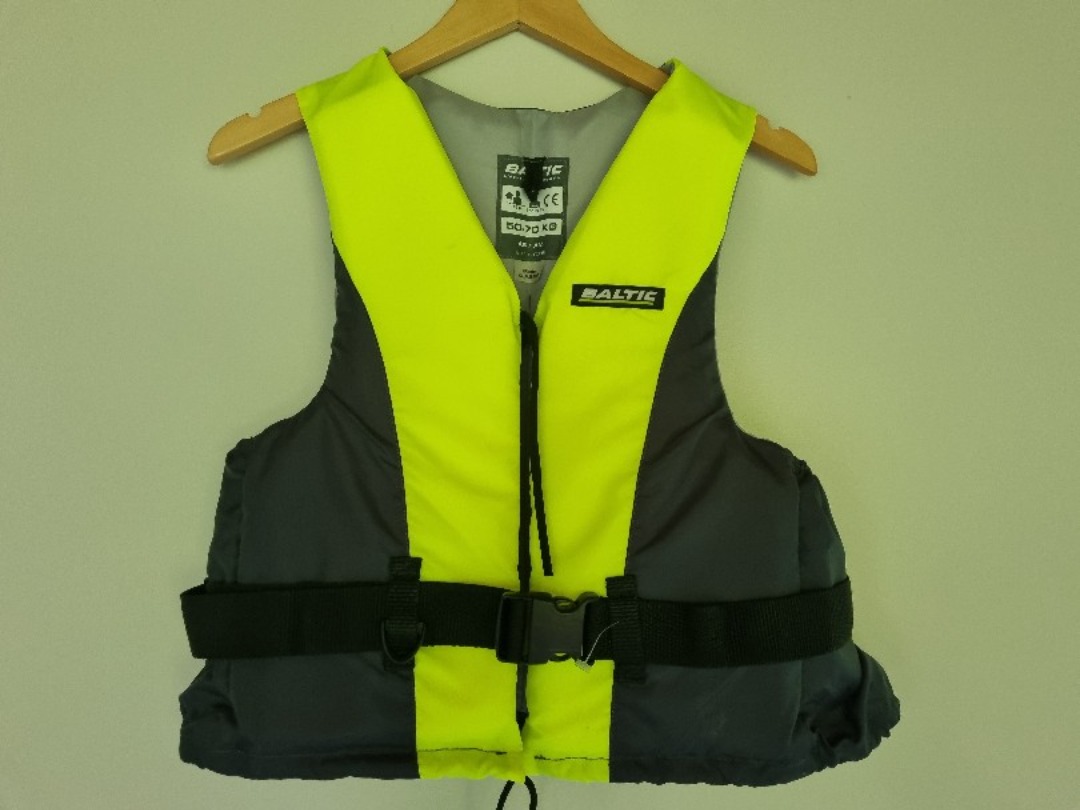 Flytevest voksen