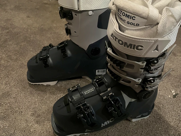 Laskettelumonot atomic hawx ultra koko 37/23,5