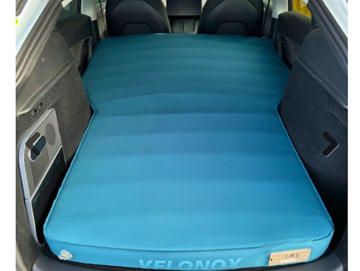 Luftmadrass til bil (tesla y)