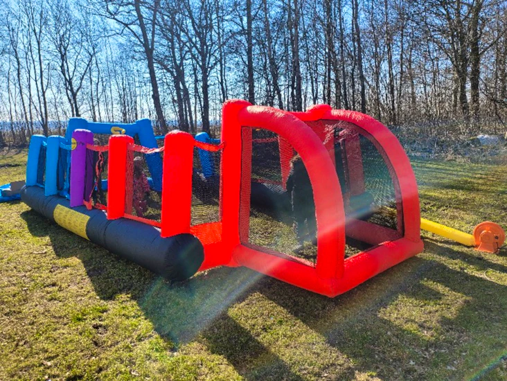 Uppblåsbar fotbollspark