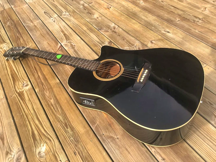 Stålsträngad gitarr