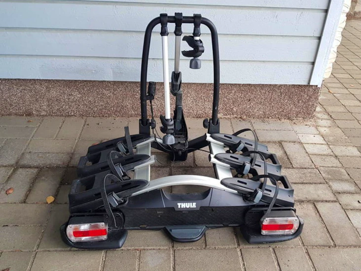 Thulevelocompact 3, pyöräteline, myös fatit.