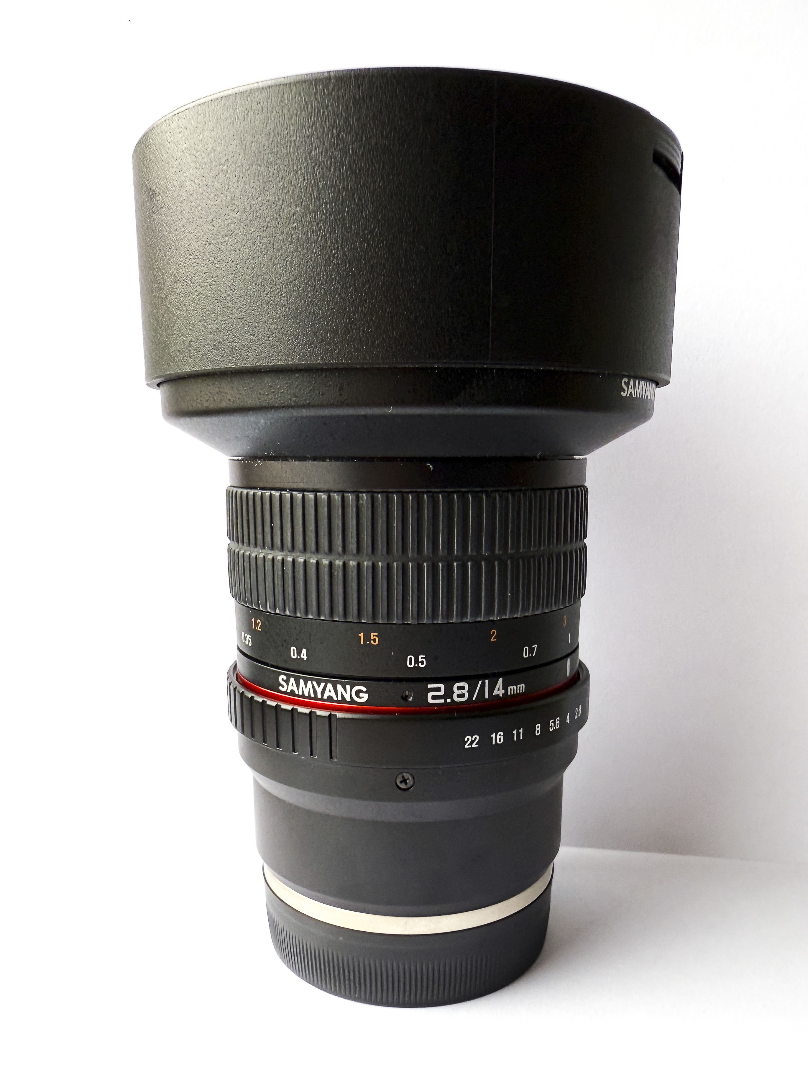 Samyang  14mm f2.8  manual focus lens  - sony e mount