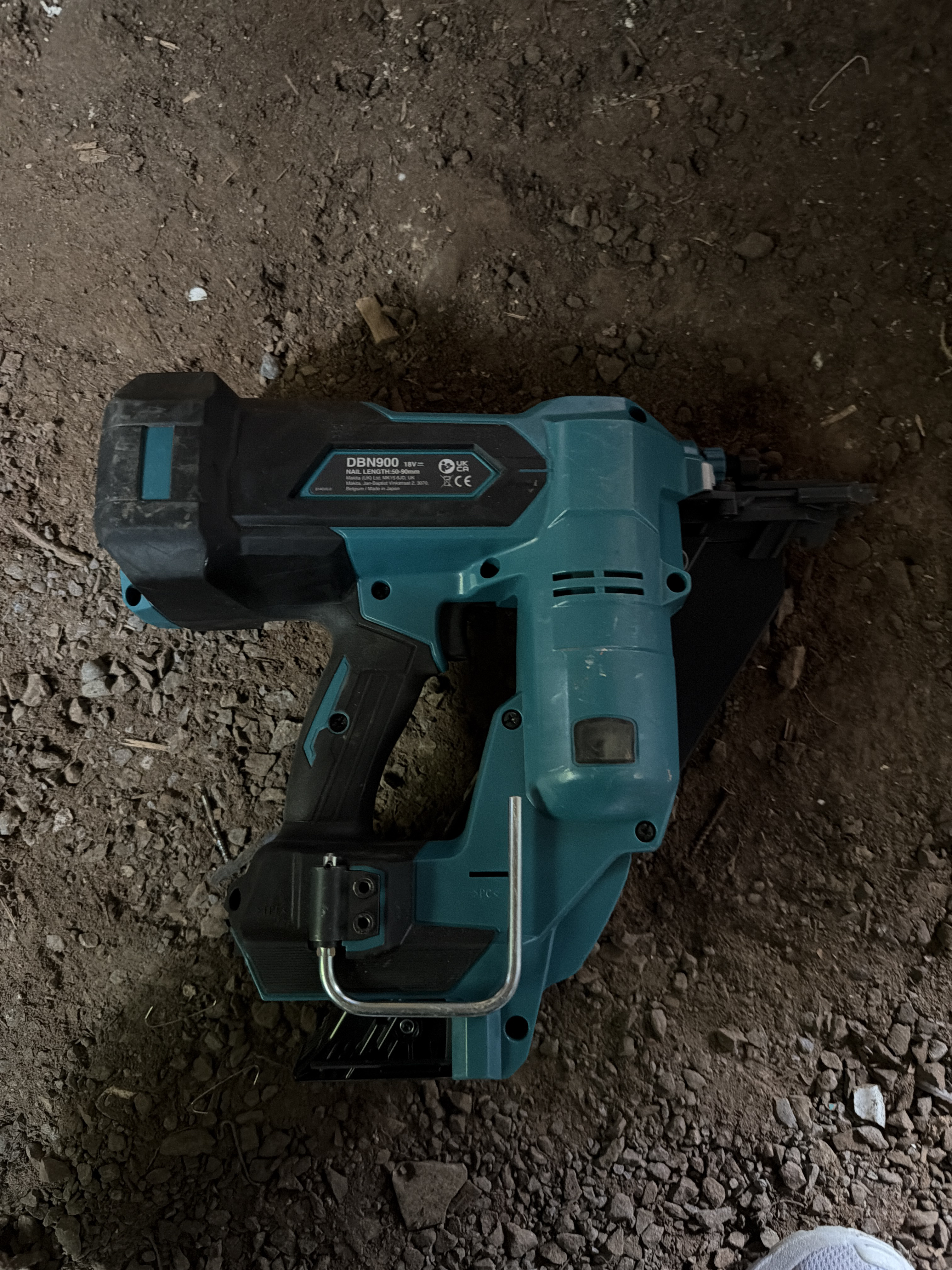 Batteridrevet spikerpistol – kraftig og praktisk