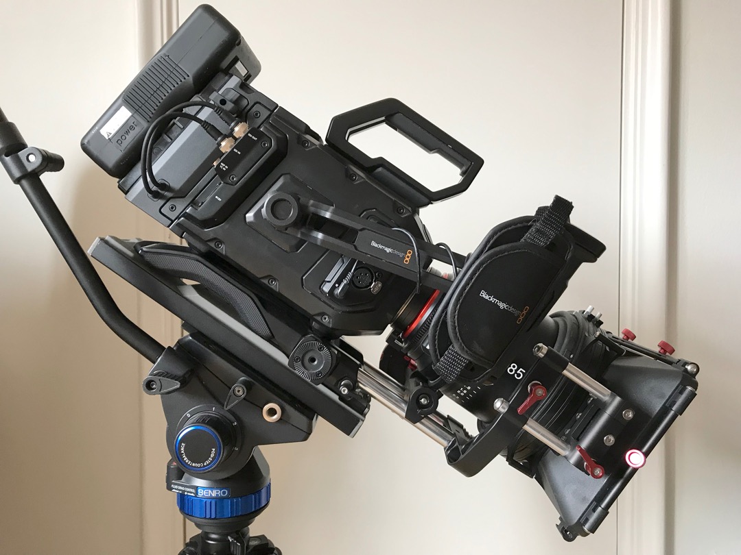 Black magic ursa mini 4k, 24 & 85mm, 2st mics
