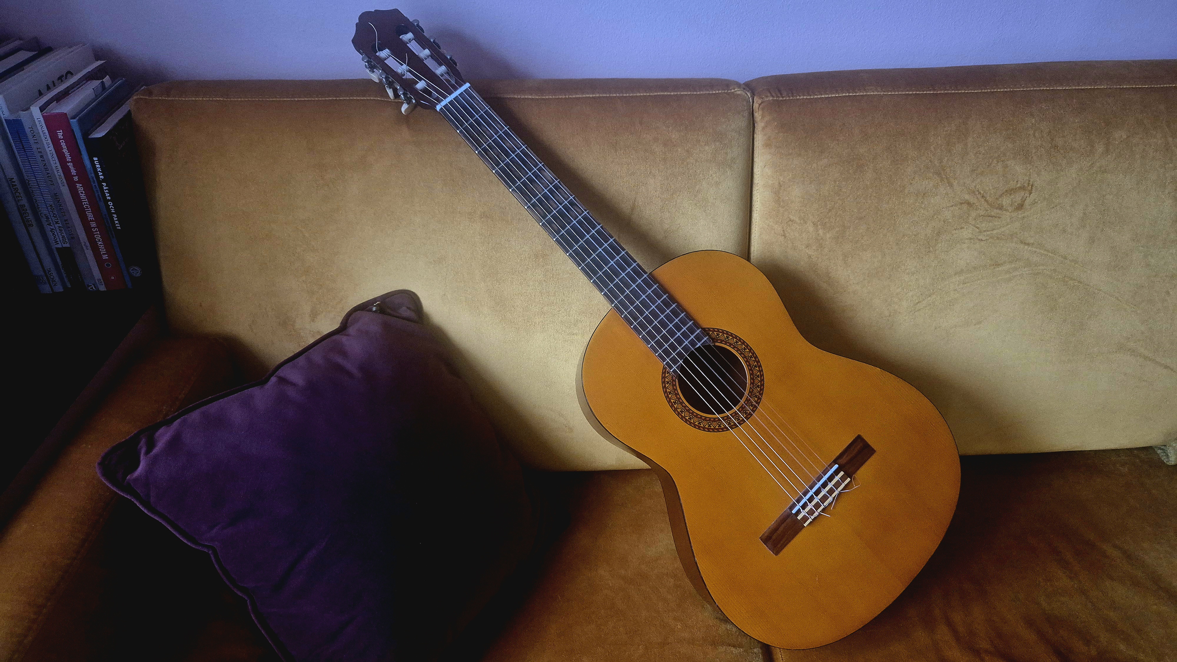 Gitarr nylonsträngad